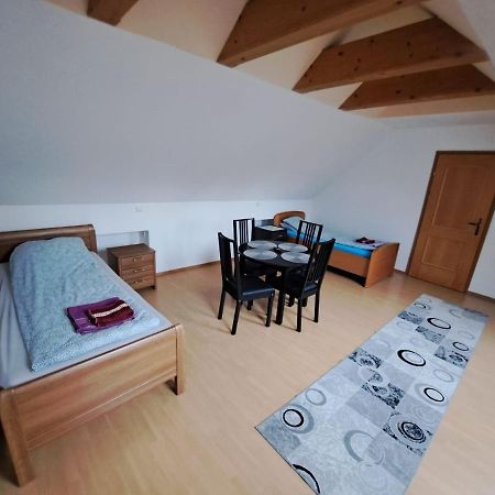 Hostelhollabrunn Ngoại thất bức ảnh