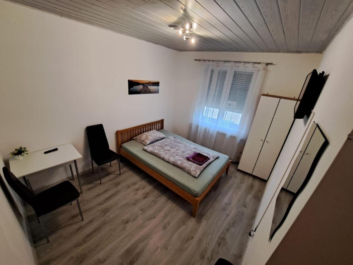 Hostelhollabrunn Ngoại thất bức ảnh