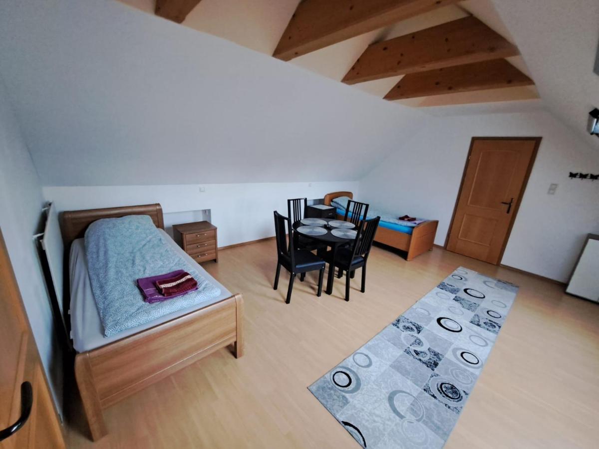 Hostelhollabrunn Ngoại thất bức ảnh