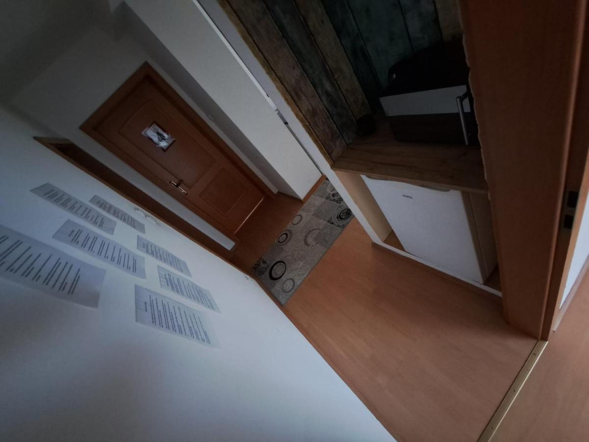 Hostelhollabrunn Ngoại thất bức ảnh